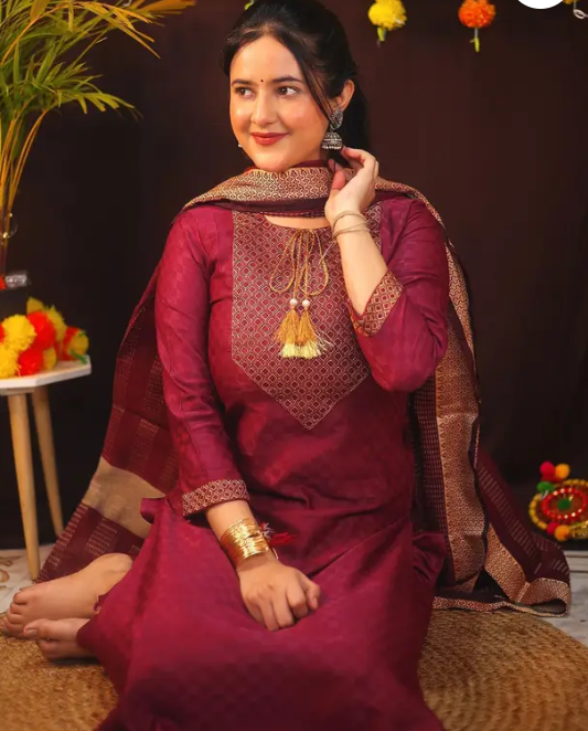 Women Cotton Blend Kurti Pant Dupatta Set