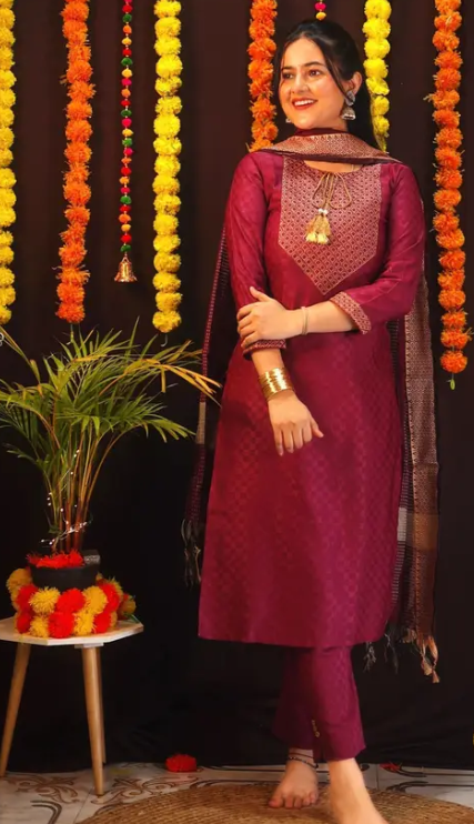 Women Cotton Blend Kurti Pant Dupatta Set