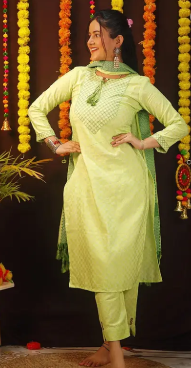 Women Cotton Blend Kurti Pant Dupatta Set