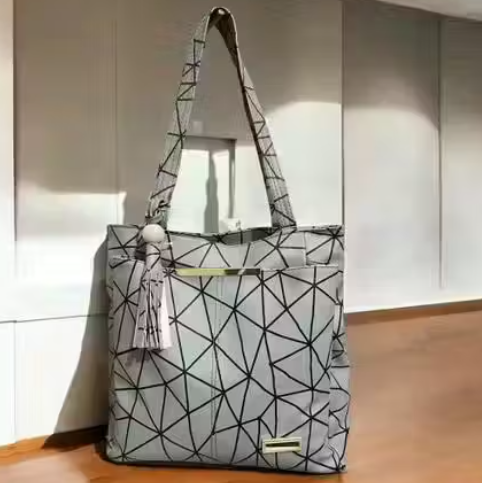 New style hand bag for girls and women school college and office