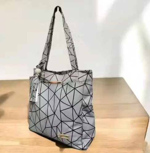 New style hand bag for girls and women school college and office