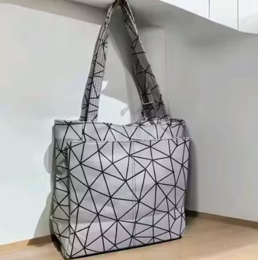 New style hand bag for girls and women school college and office