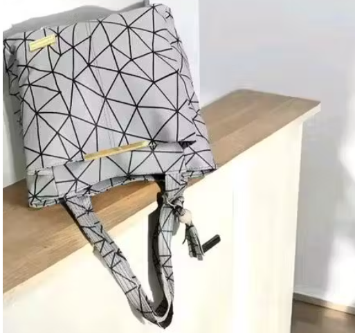 New style hand bag for girls and women school college and office