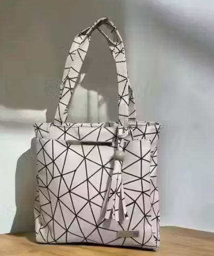 New style hand bag for girls and women school college and office