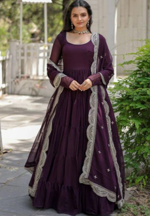 Women Regular Kurta with Pyjamas & With Dupatta