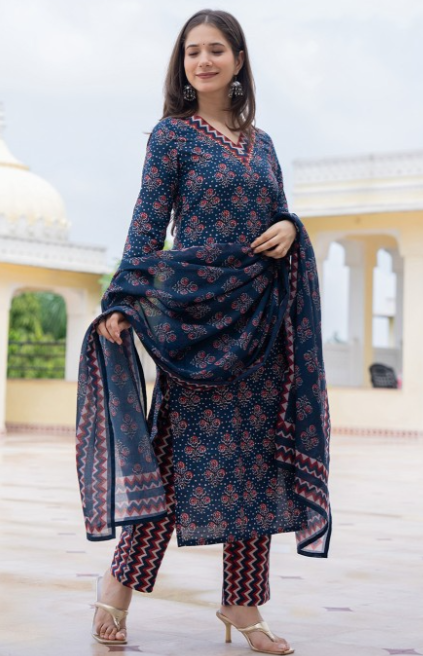 Floral Printed Straight Kurta With Trousers & Dupatta