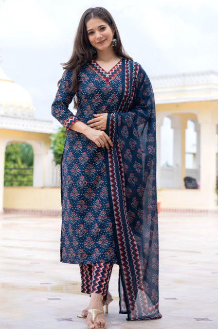 Floral Printed Straight Kurta With Trousers & Dupatta