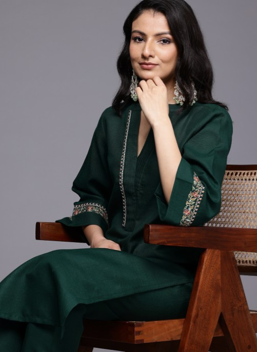 Ethnic Motifs Embroidered Thread Work Kurta with Trousers