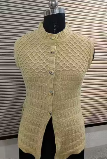 KESHAVI HALF SLEEVE CARDIGANS Sweaters