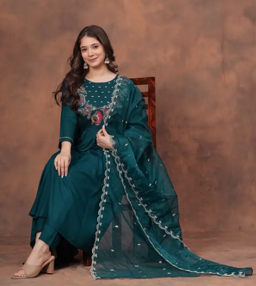 Women Viscose Rayon Kurti Pant Dupatta Set