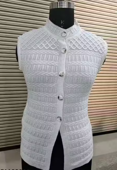 KESHAVI HALF SLEEVE CARDIGANS Sweaters