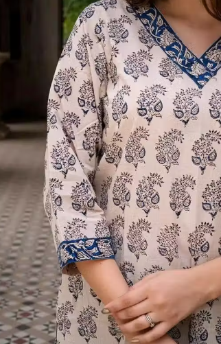 Women Trending Rayon Printed Short Kurta For Girls