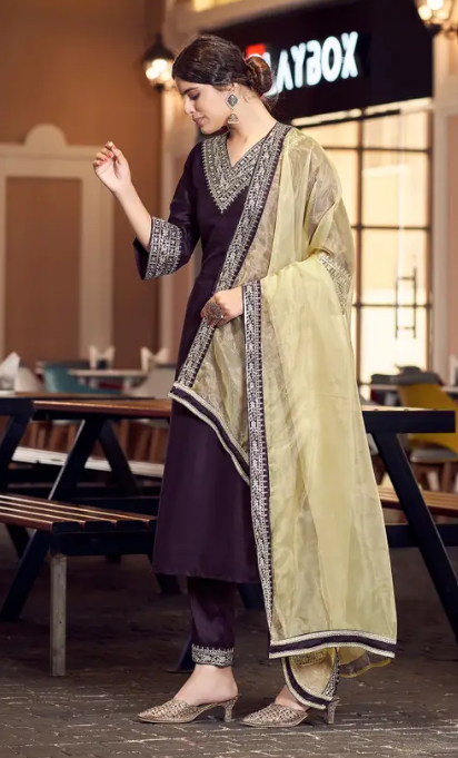 Women Silk Blend Kurta Pant Dupatta Set