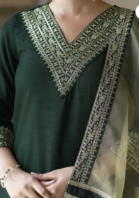 Women Silk Blend Kurta Pant Dupatta Set