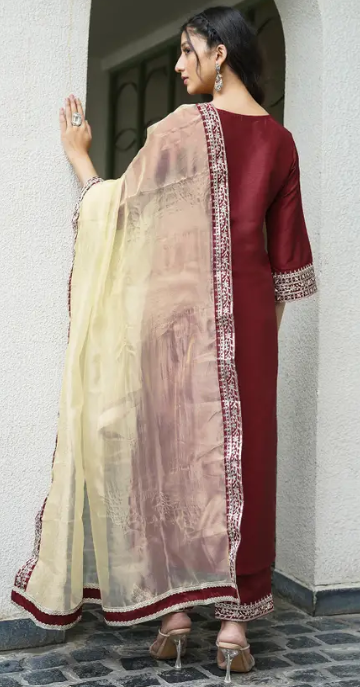 Women Silk Blend Kurta Pant Dupatta Set