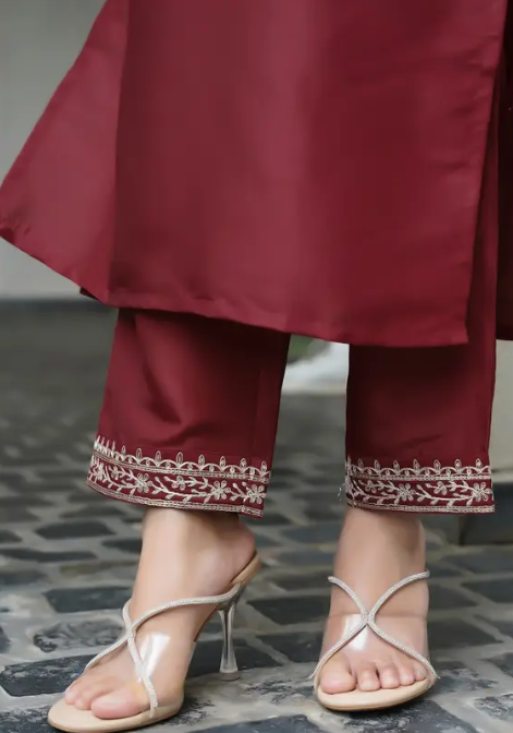 Women Silk Blend Kurta Pant Dupatta Set