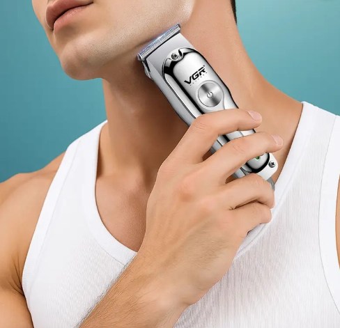 VGR V-071 Professional Trimmer 120 min Runtime 4 Length Settings  (Silver)