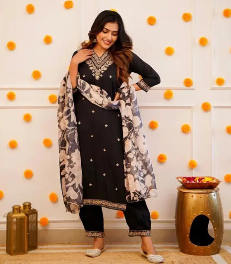 Women Viscose Rayon Kurta Pant Dupatta Set