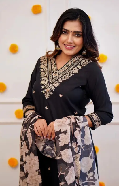 Women Viscose Rayon Kurta Pant Dupatta Set