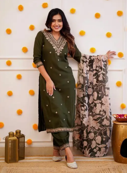 Women Worked Viscose Rayon Kurta Pant Dupatta Set