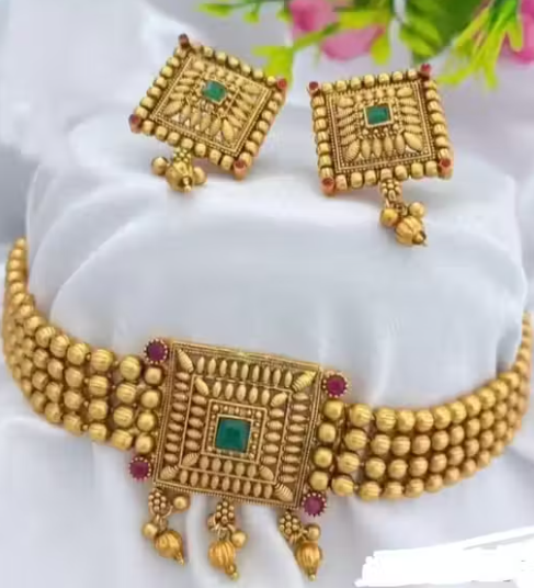 Chick Jewellery Set Golden Colour