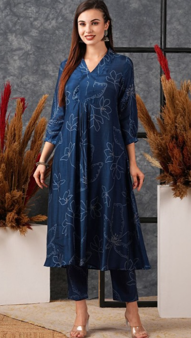 Women Floral Printed Regular Kurta with Trousers