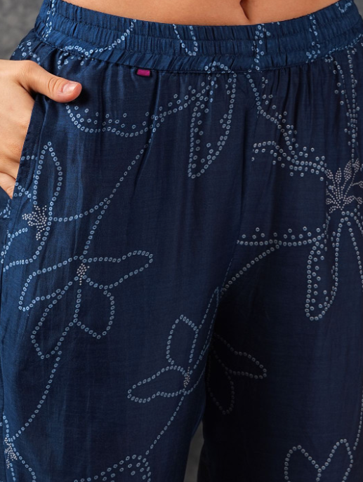 Women Floral Printed Regular Kurta with Trousers