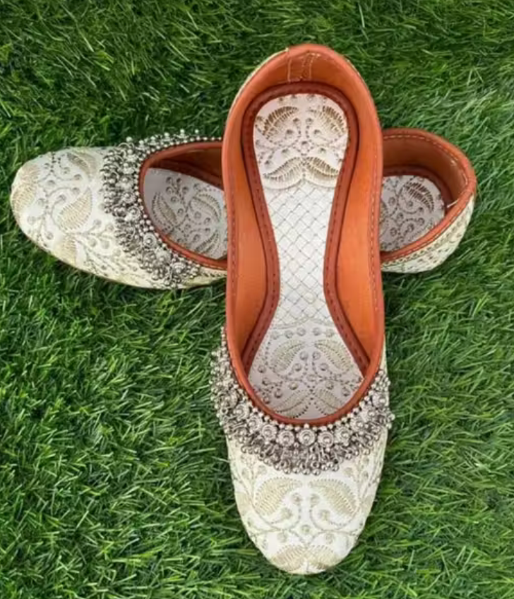 Ankle Bell Jutti Stylish Silver Collar