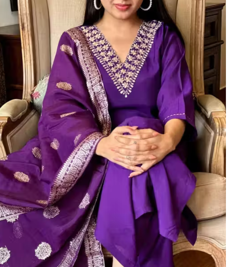 Women's Lavender Colour Rayon Slub V-neck Embroidered Straight Kurta Pant with Dupatta set