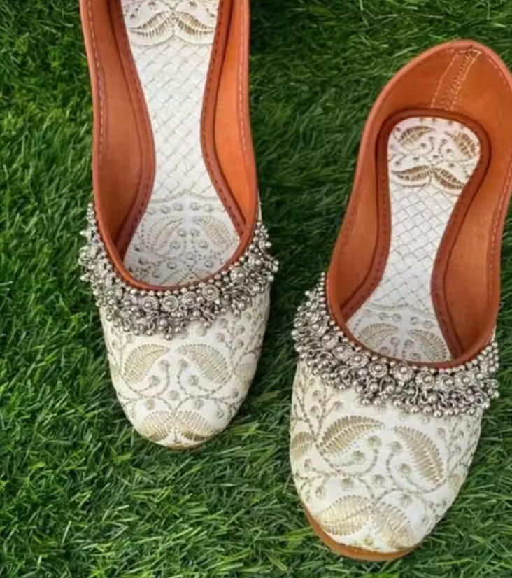 Ankle Bell Jutti Stylish Silver Collar