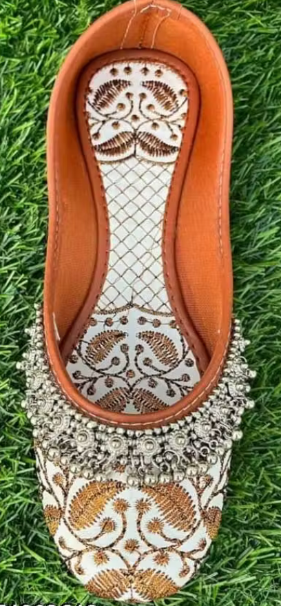 Ankle Bells Stylish Floral Print Jutti