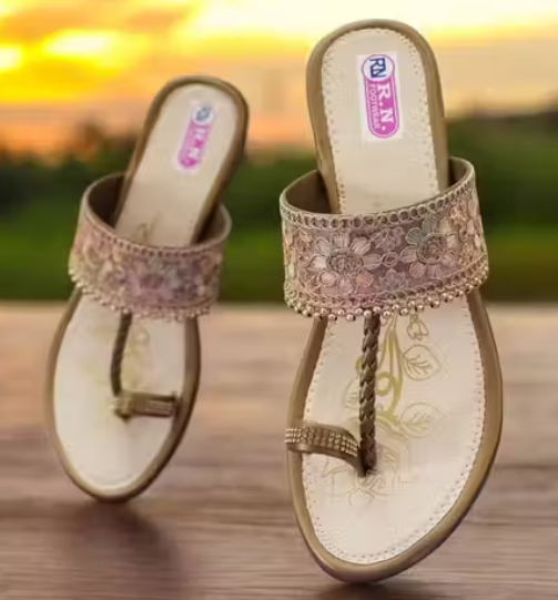 Designer Simple Flat Quality Footwear for Women