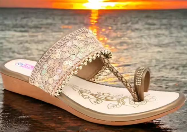 Designer Simple Flat Quality Footwear for Women