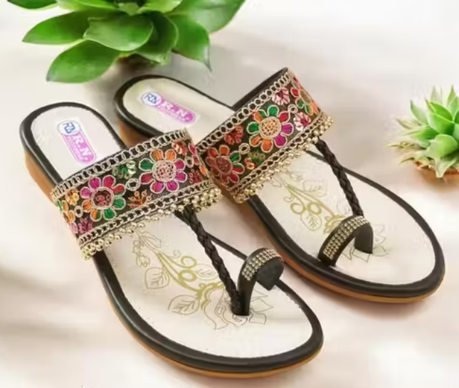Designer Simple Flat Quality Footwear for Women